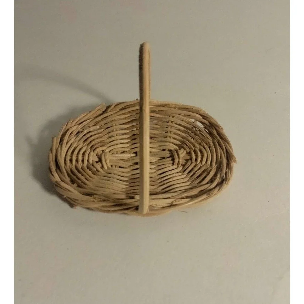 Wicker Rattan Basket Small Flat Gathering flat round Vtg